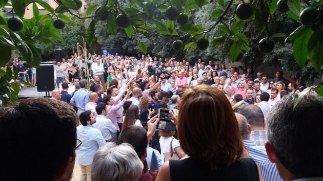 Los afiliados del PP en la Región de Murcia han abarrotado el patio del museo de Las Claras para escuchar al candidato a la presidencia del PP, Pablo casado