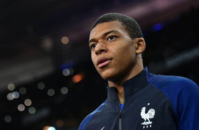 Mbappé, antes de disputar un partido con la selección francesa