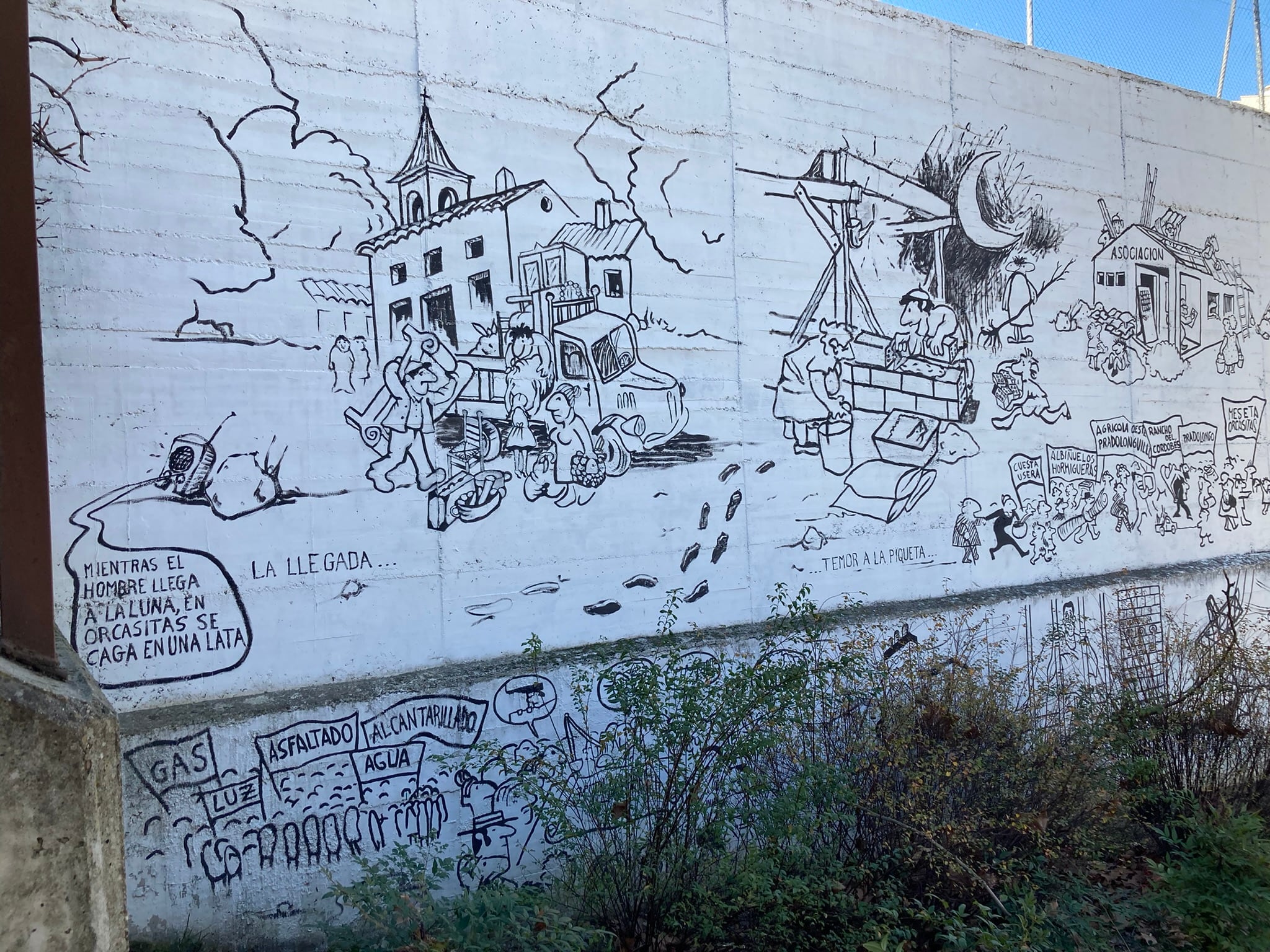 Pintada sobre el mural junto al frontón de Orcasitas