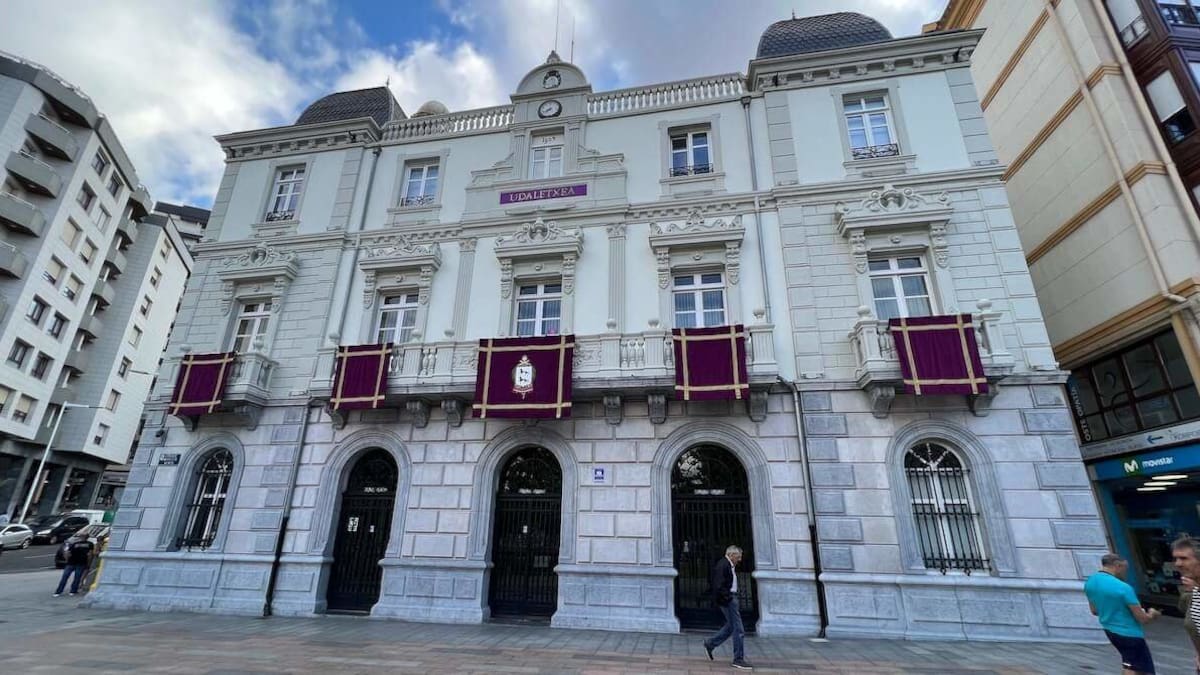 Santurtzi condena de forma unánime una agresión machista y convoca a la ciudadanía a una concentración