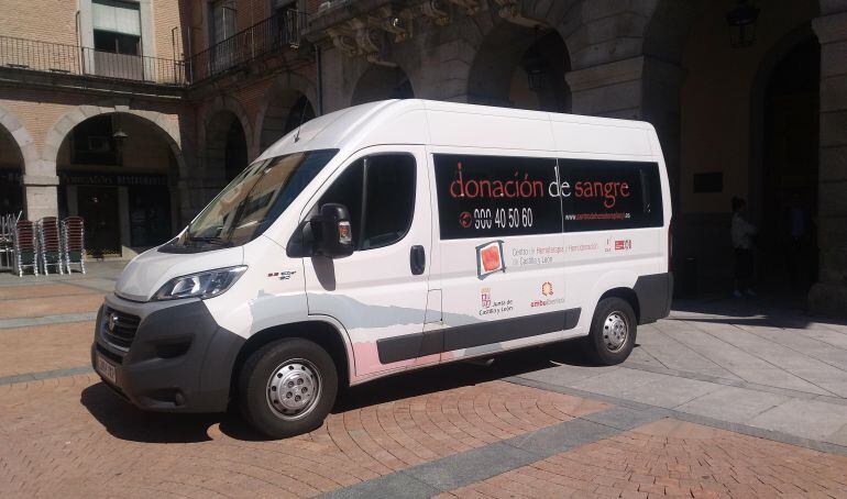 Vehículo del Centro de de Hemodonación y Hemoterapia de Castilla y León