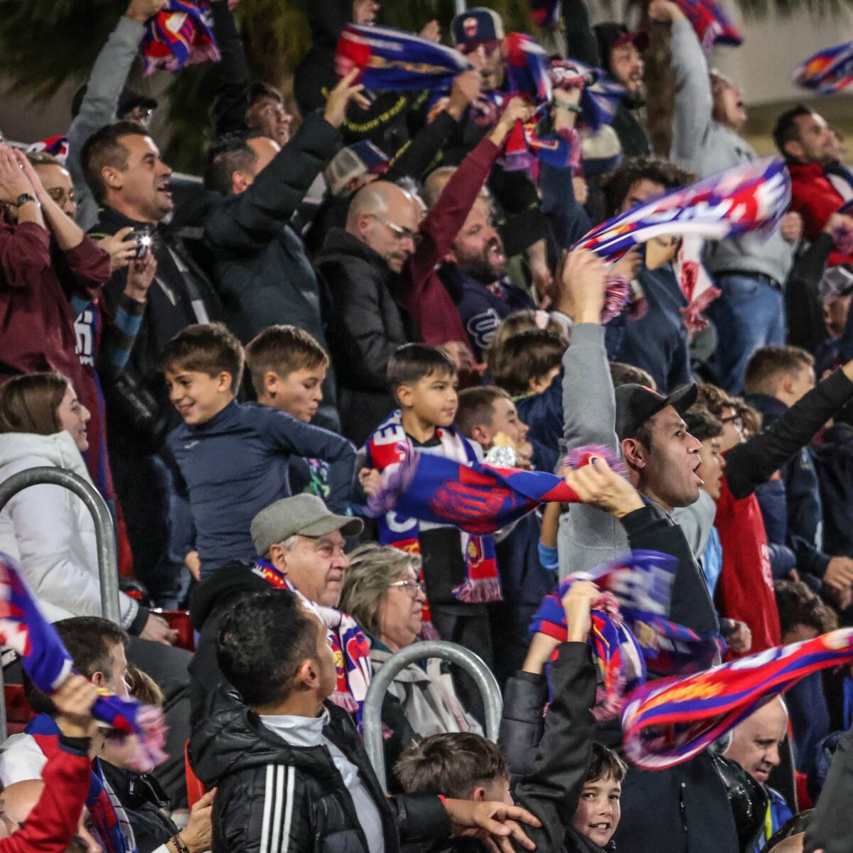 El Elda Prestigio invita a los abonados del Eldense y a la base del Bm. Petrer al partido contra el Atticgo Elche