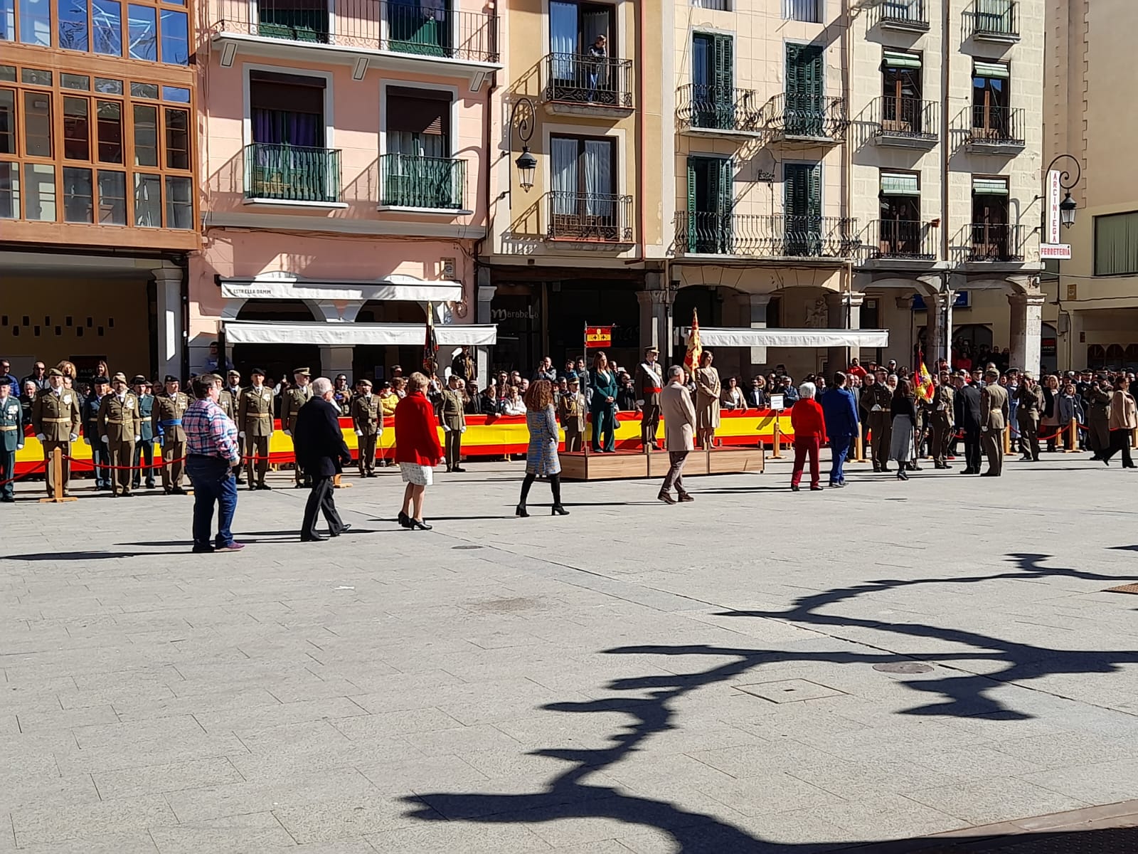 Jura de bandera para personal civil en Aranda