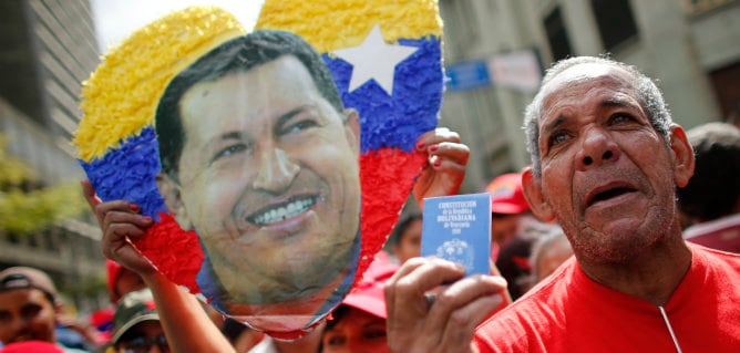 Para este jueves, está convocada una concentración popular en apoyo a Chávez. Las autoridades asistentes de los 22 países y las invitadas a la concentración han deseado al gobernante &quot;un pronto regreso a Venezuela&quot;.