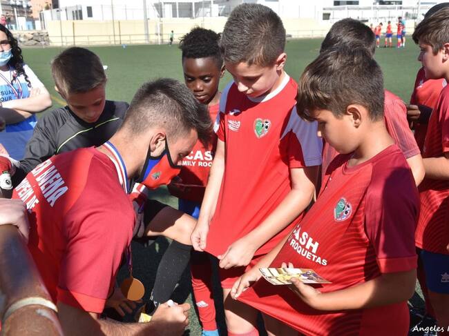 Baena no descuida sus visitas a la Escuela de Roquetas.
