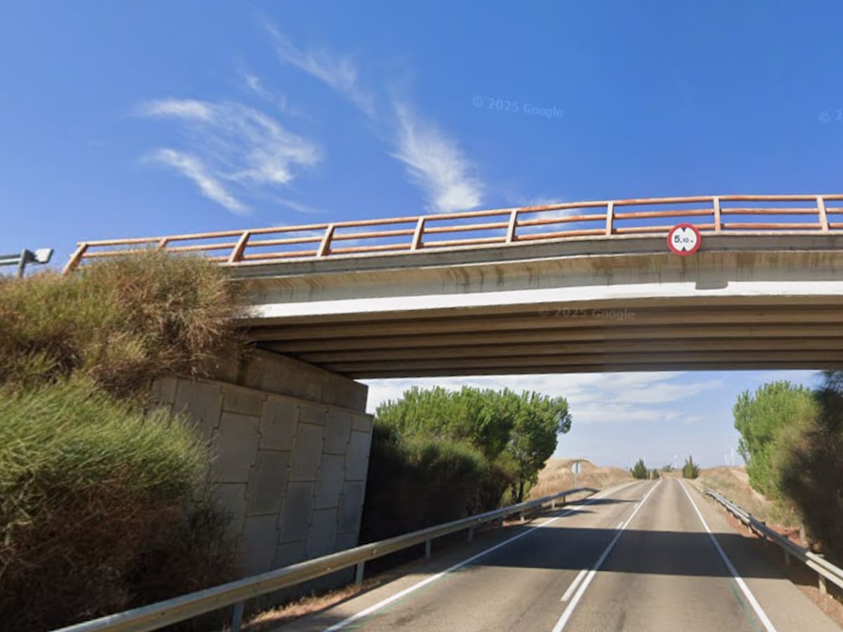 Declaradas de emergencia las obras de reparación del paso superior de la carretera P-960 sobre la CL-613, en Paredes de Nava