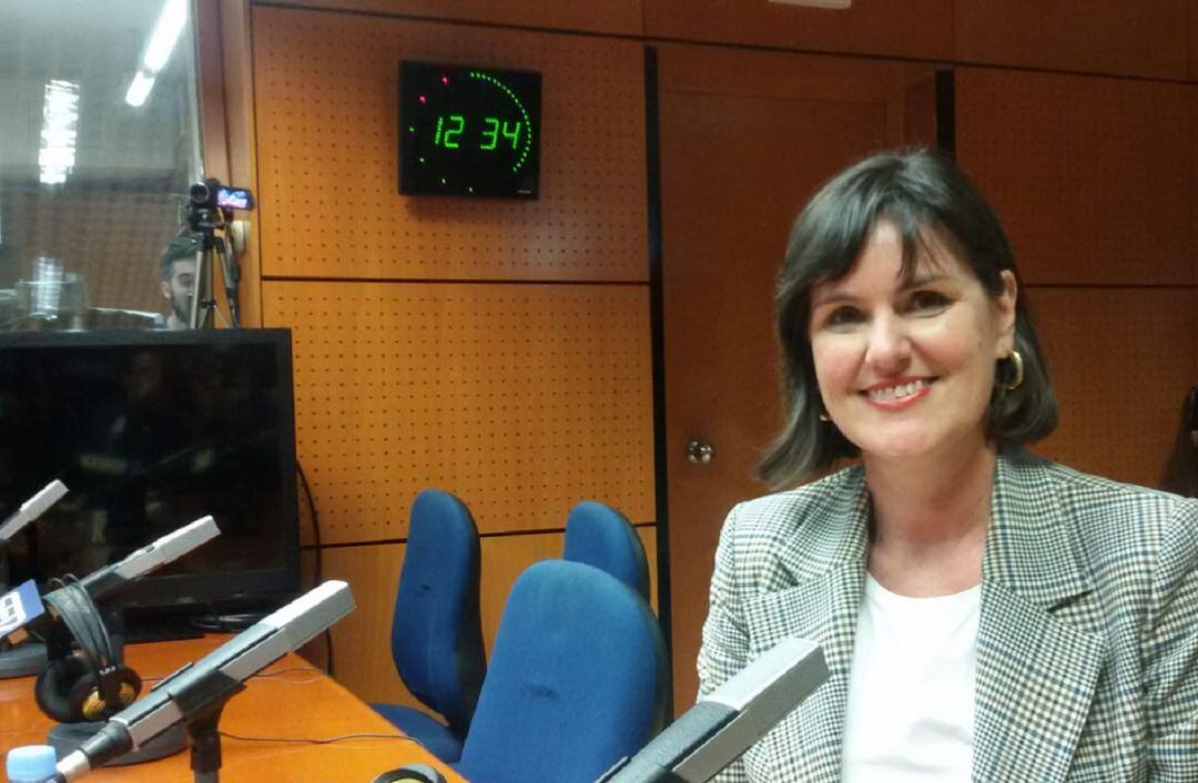 Elena Allué, durante una entrevista en Radio Zaragoza