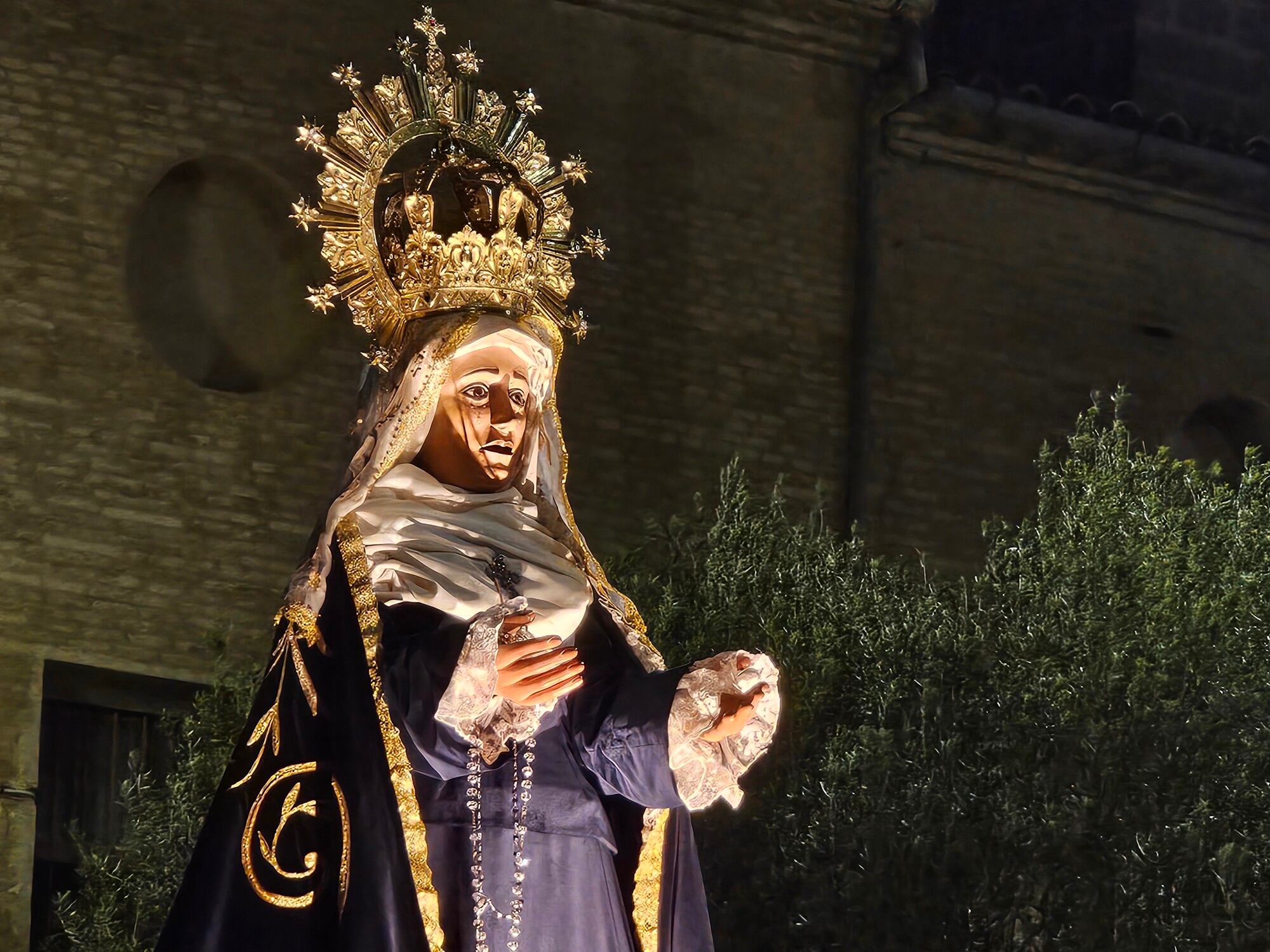 Barbastro vive con solemnidad el Santo Encuentro en la noche del Miércoles Santo