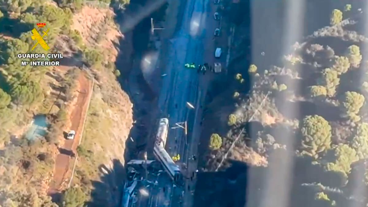 Primeras imágenes aéreas del accidente ferroviario en Adamuz (Córdoba)