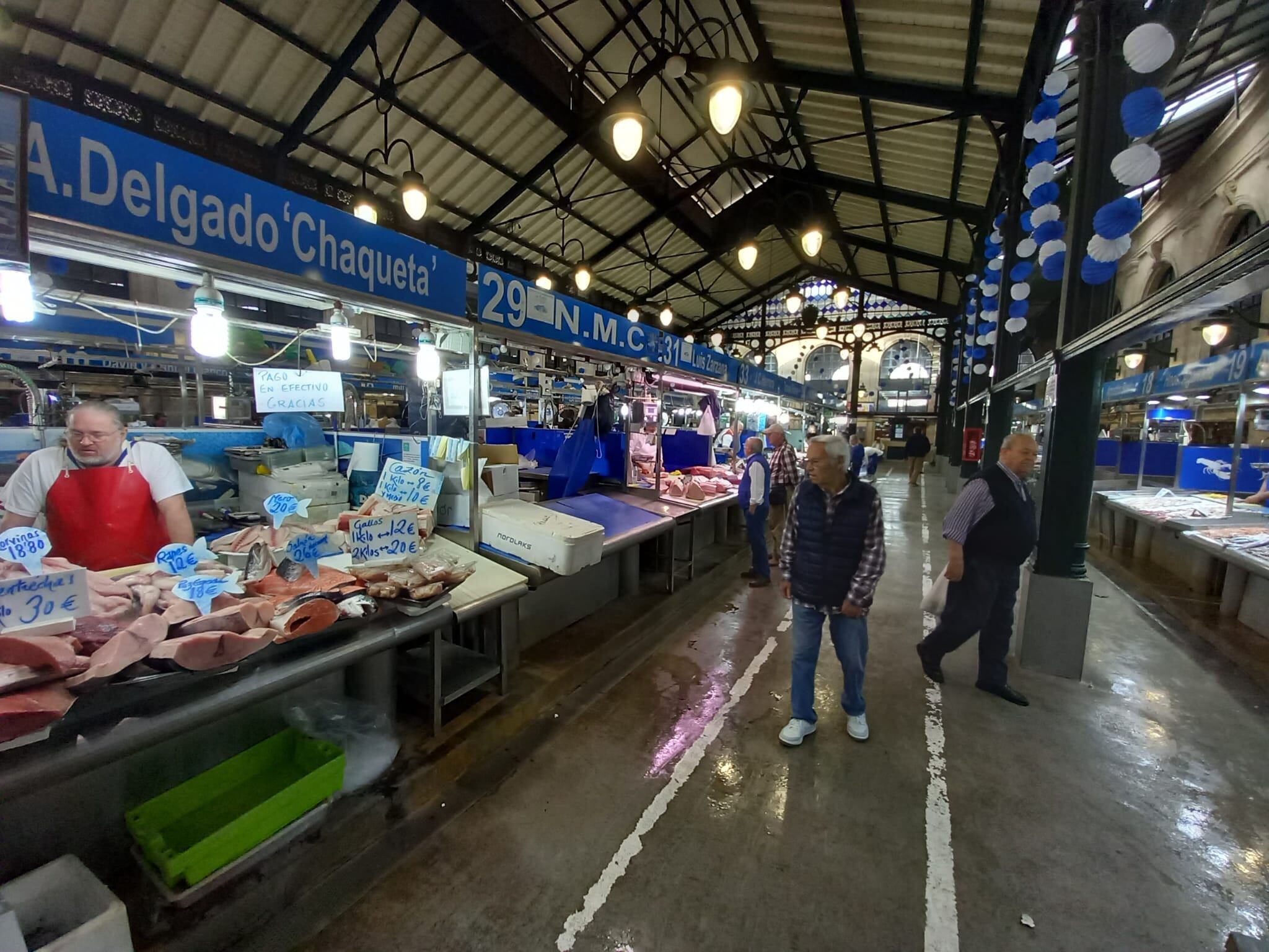 Uno de los puestos del Mercado de Abastos de Jerez este martes