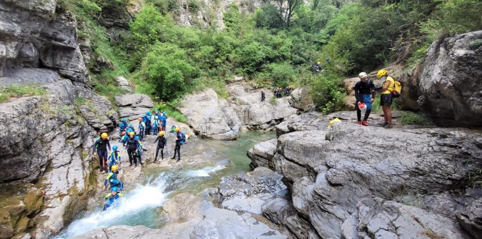 La Policía adscrita vigila la actividad en el medio natural