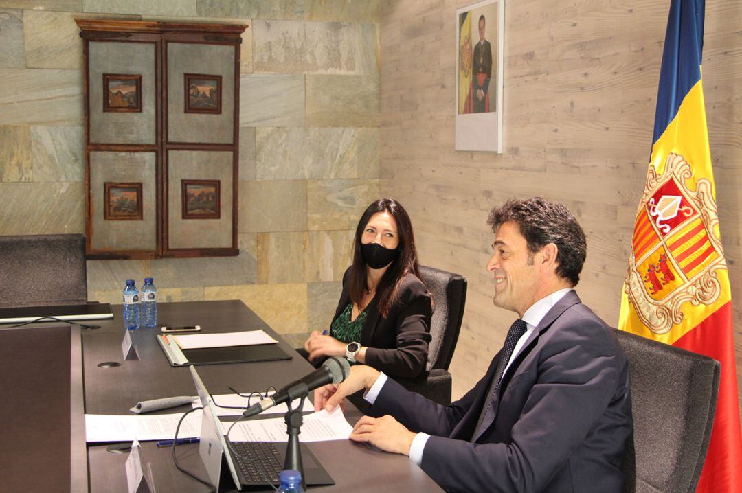 Els cònsols major i menor d'Ordino, Josep Àngel Mortés i Eva Choy.