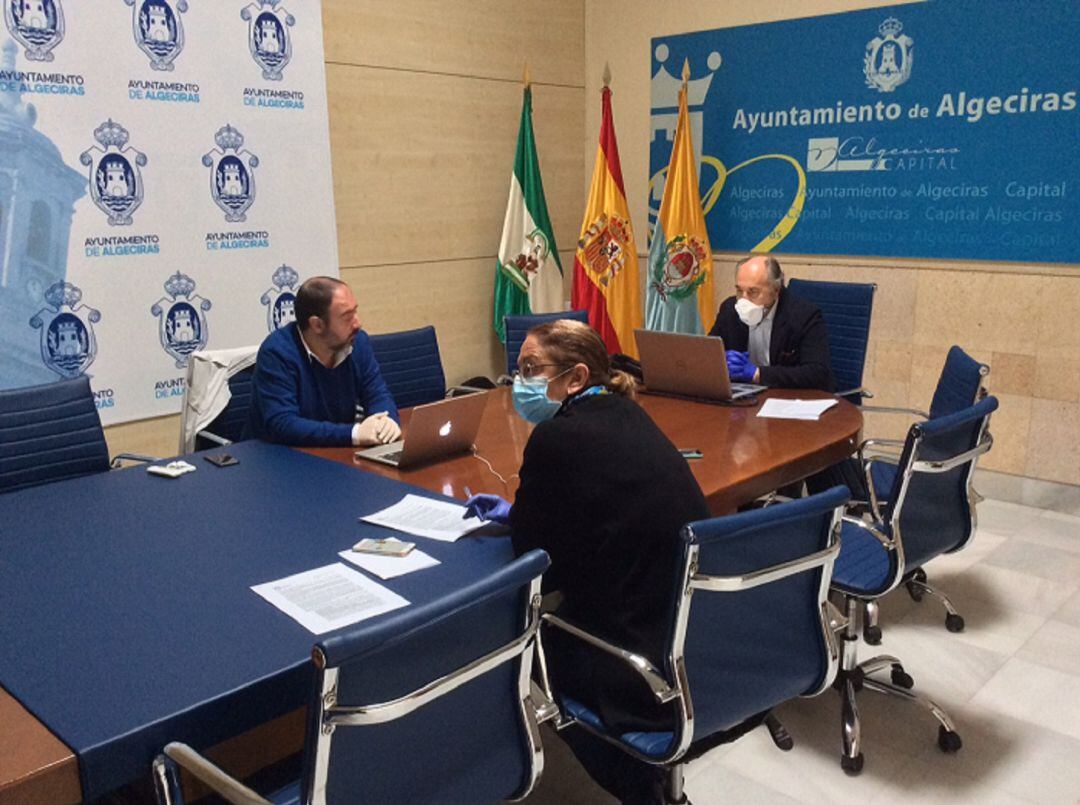 Un momento de la reunión de hoy.