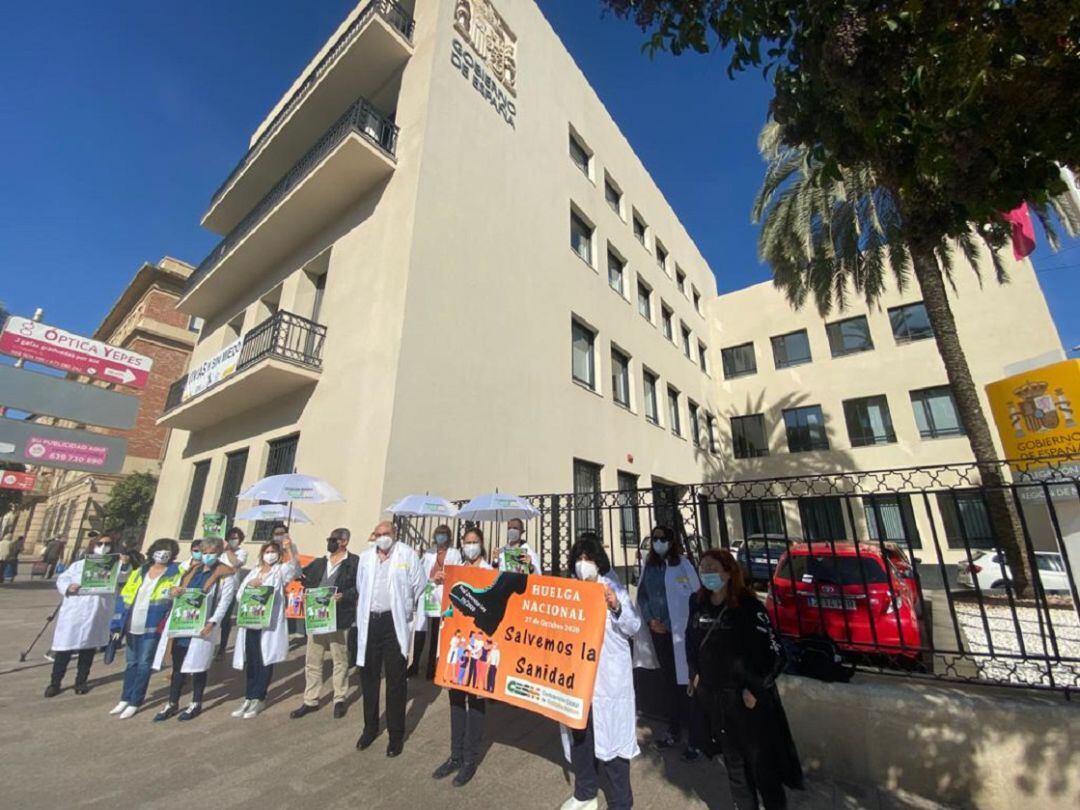 Concentración de CESM frente a la Delegación del Gobierno en Murcia