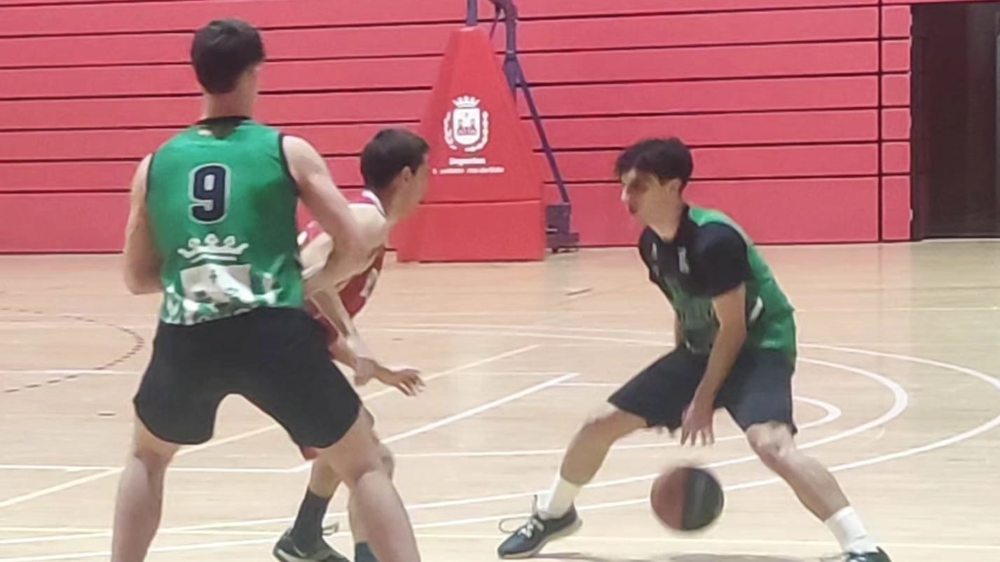 El C. B. Elda - Bateig Piedra Natural saboreó su primera victoria de la temporada