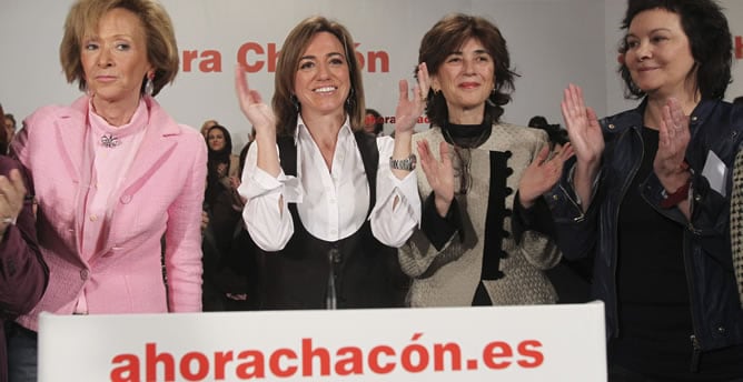 Chacón, arropada por la exvicepresidenta De la Vega, en un acto con mujeres