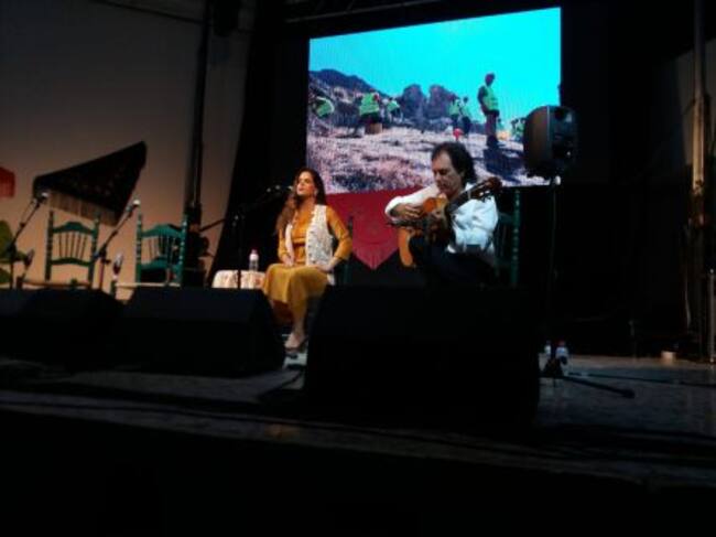 Momento de la actuación de Ángeles Toledano