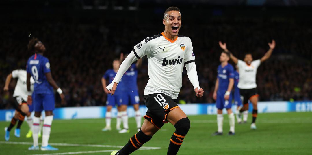 Rodrigo celebra un gol ante el Chelsea