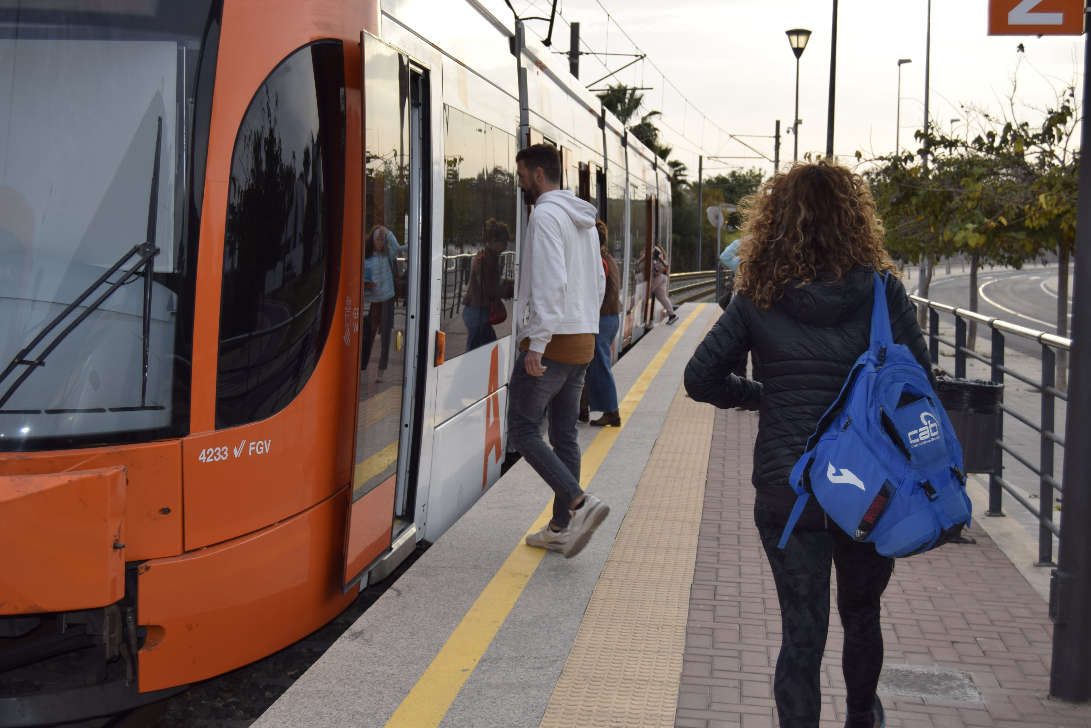 Usuarios suben al TRAM d&#039;Alacant