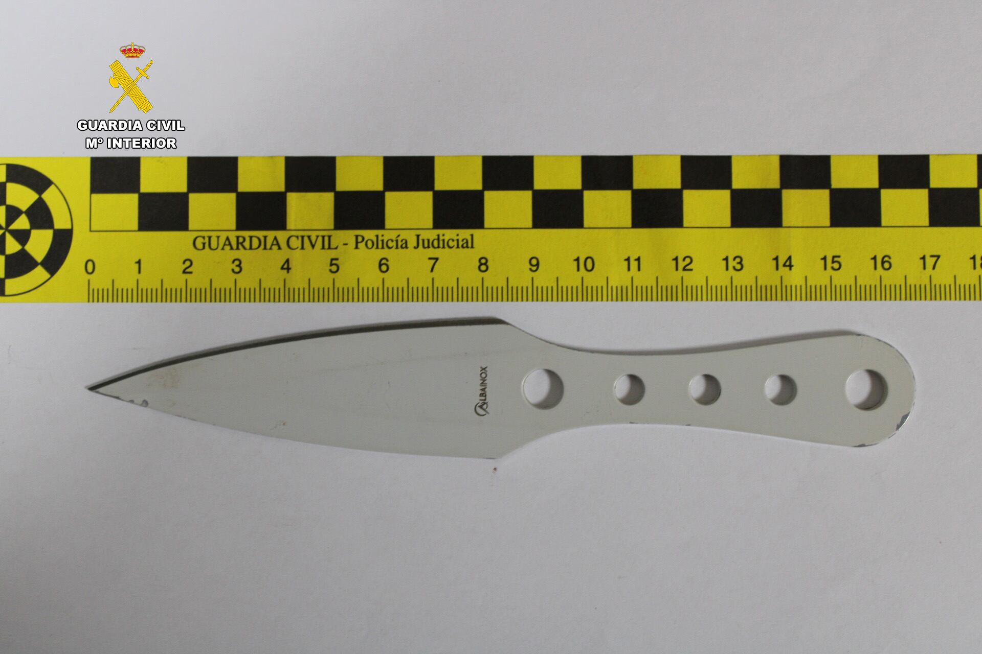 Arma blanca de la que se ha incautado la Guardia Civil.