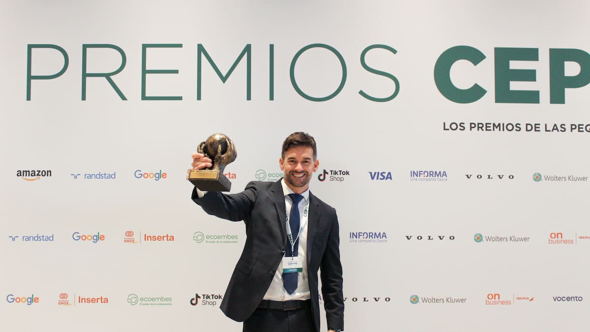 Entrevista a David Santiago, fundador y CEO de PCEX Automotive, tras el premio a la mejor pyme de 2025 concedido por CEPYME