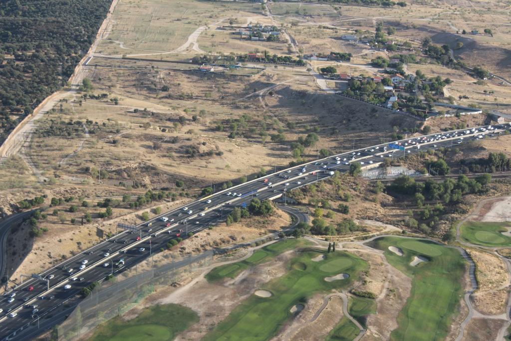 Imagen aérea de decenas de conductores tomada desde el helicóptero Pegasus de la DGT