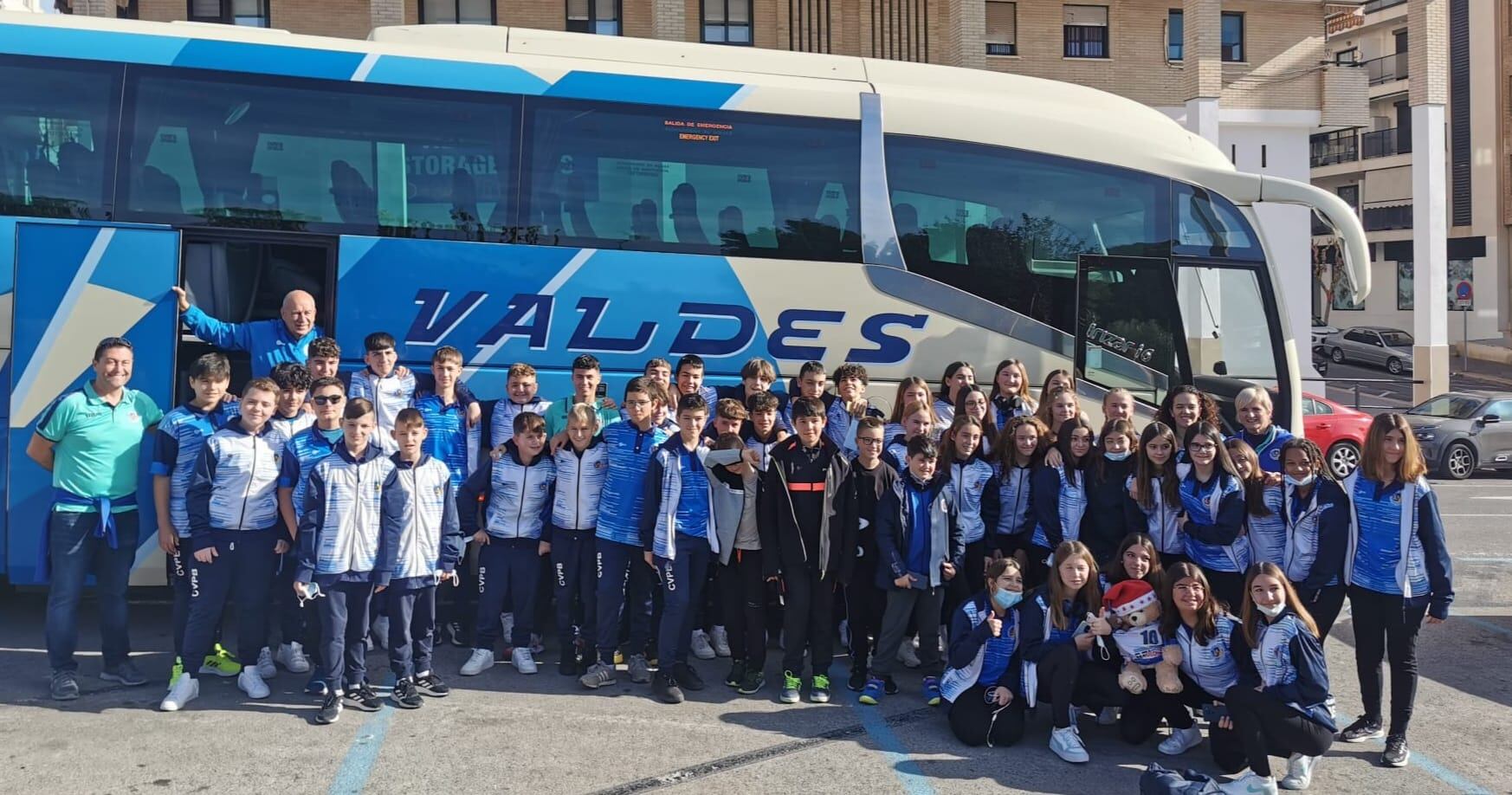 Parte de los equipos del C.V. Playas de Benidorm que estarán en la Copa de España