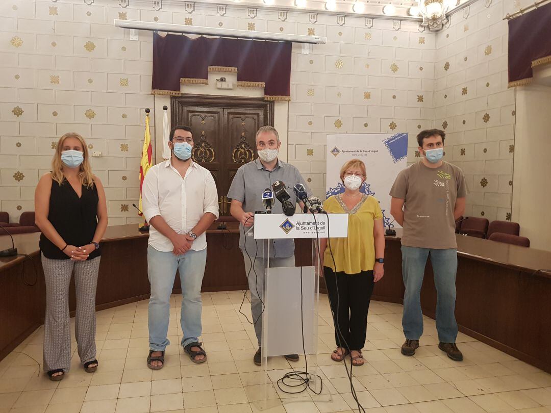 L'alcalde de la Seu d'Urgell, Jordi Fàbrega, en la roda de premsa d'avui.