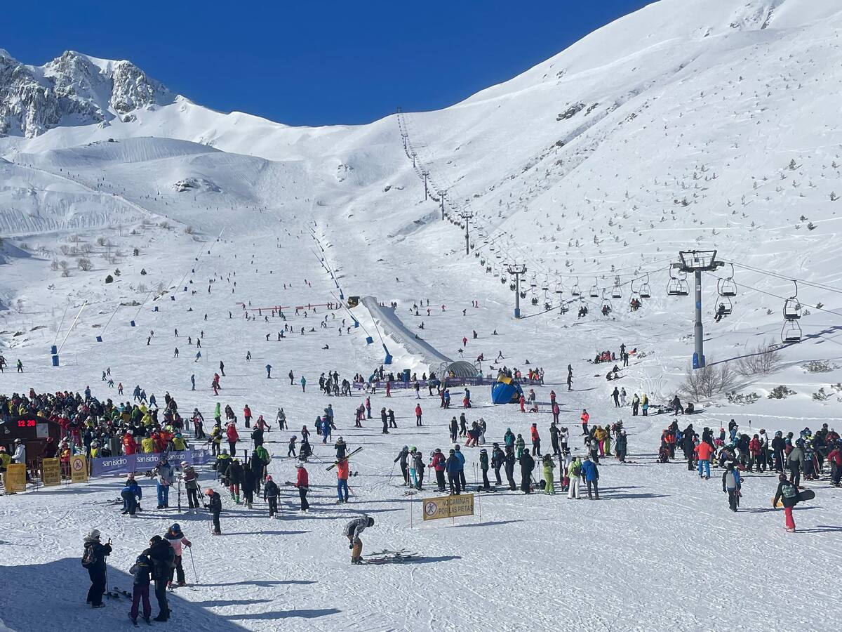 Las estaciones de esquí leoneses entran en marzo con el 92% de su superficie practicable