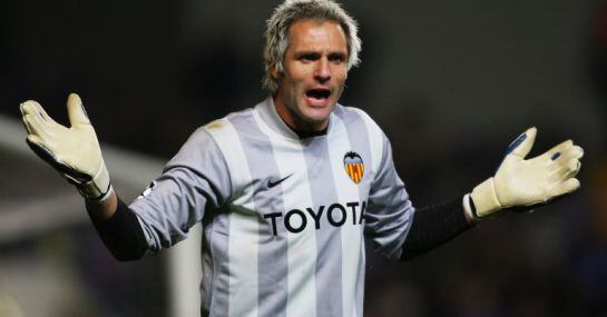 Santi Cañizares, en su etapa como portero del Valencia.