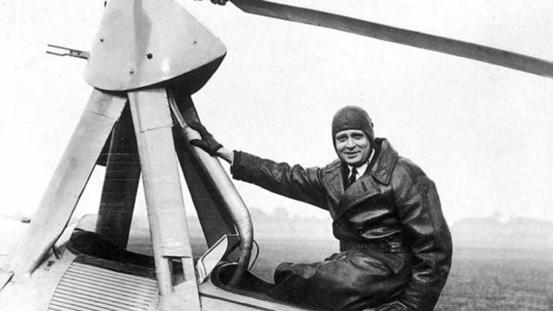 Juan de la Cierva, en una de la pruebas de su autogiro