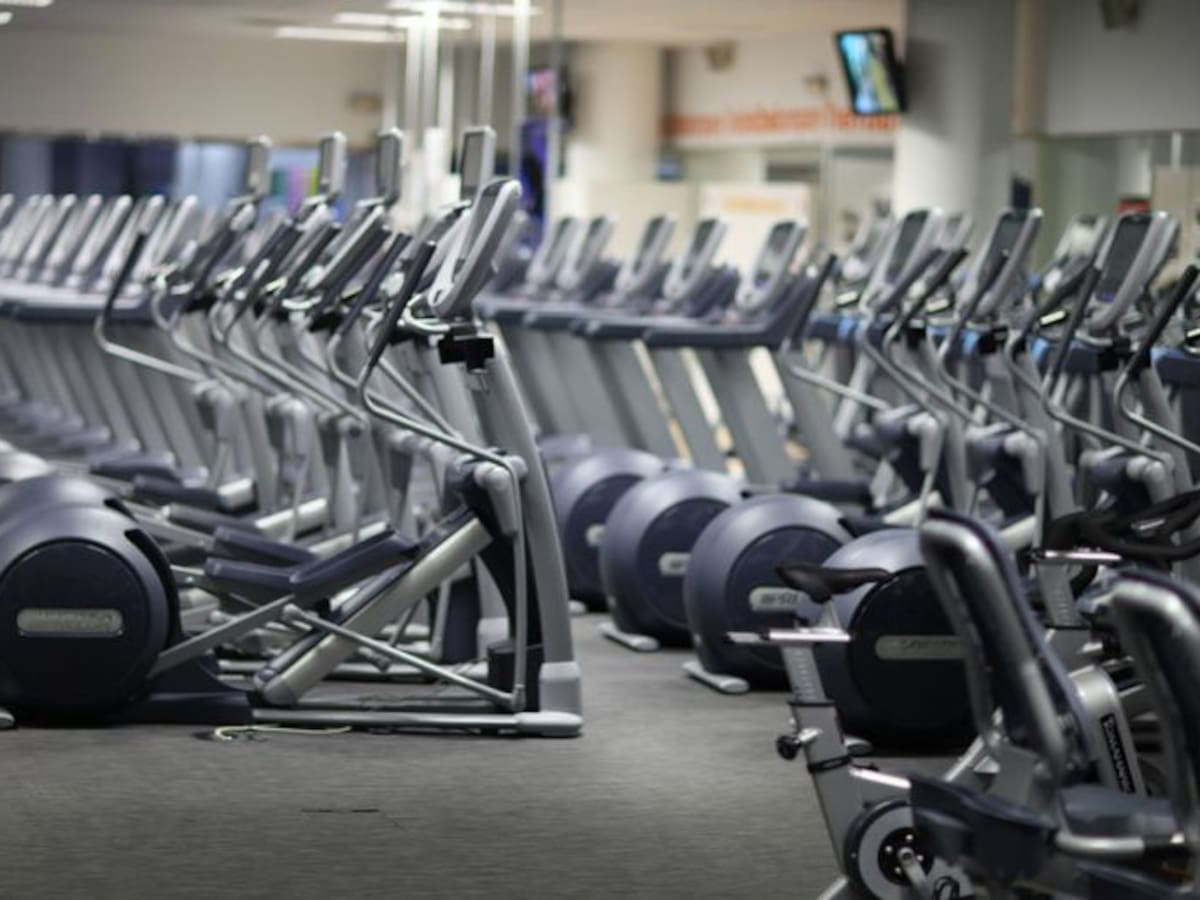 El Grupo Cursach entrega 71 notificaciones de despido a trabajadores de MegaSport