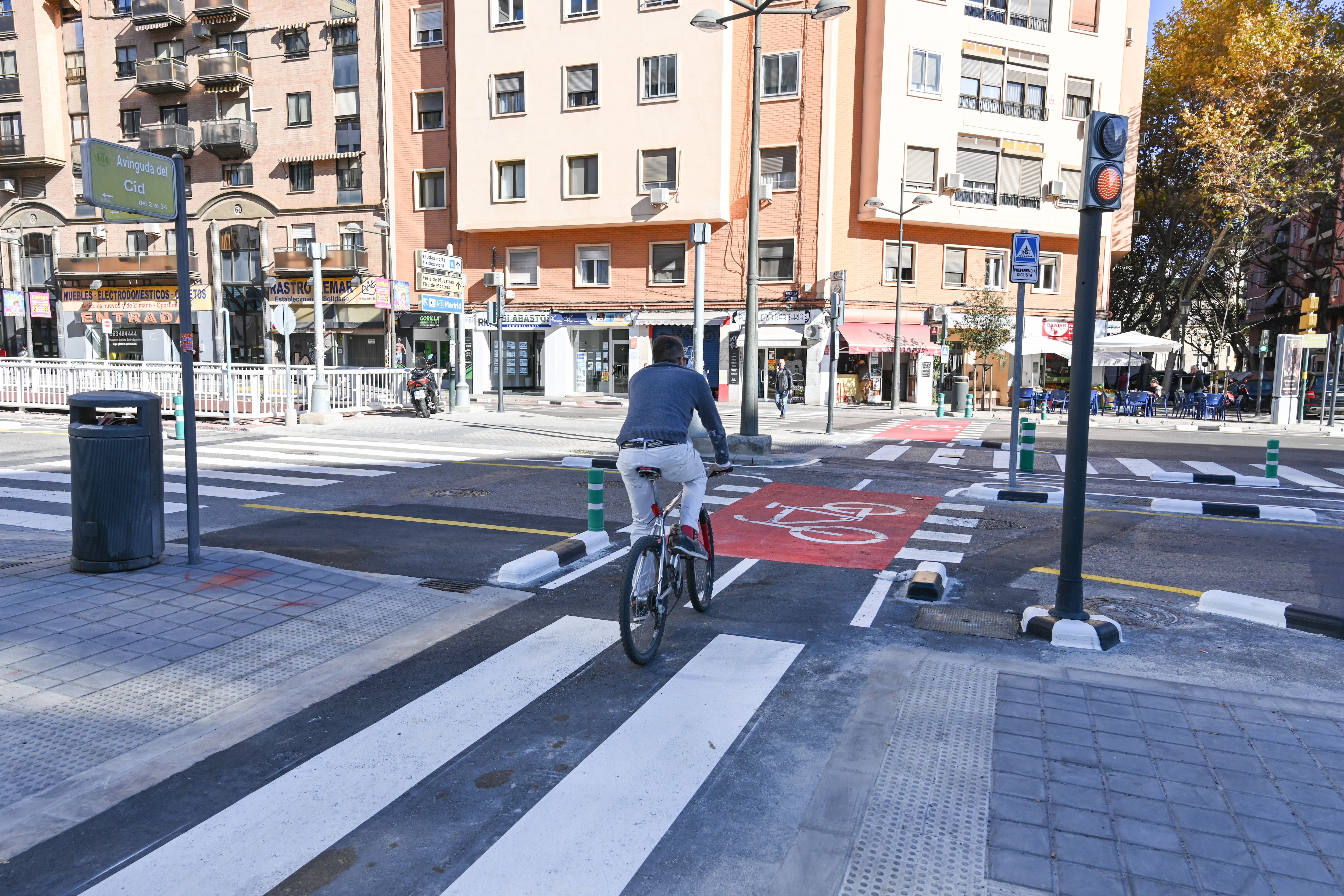 Carril bici de la avenida del Cid hasta la plaza de España