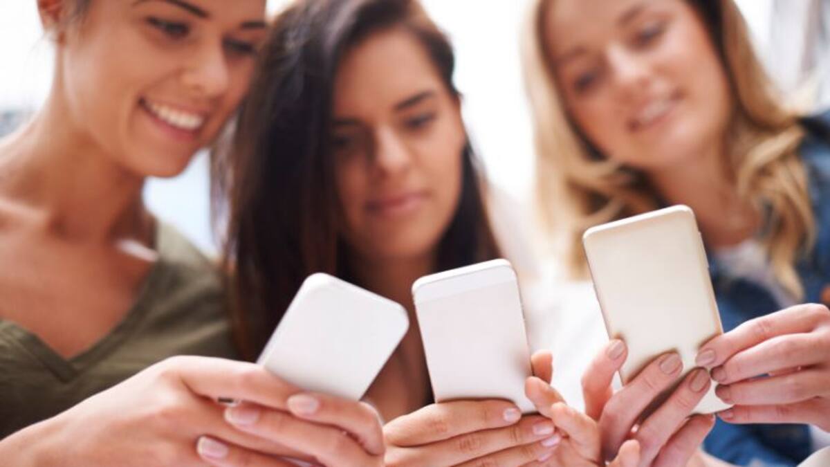 Hombres o mujeres, ¿quién sufre más con los comentarios negativos en las redes sociales?