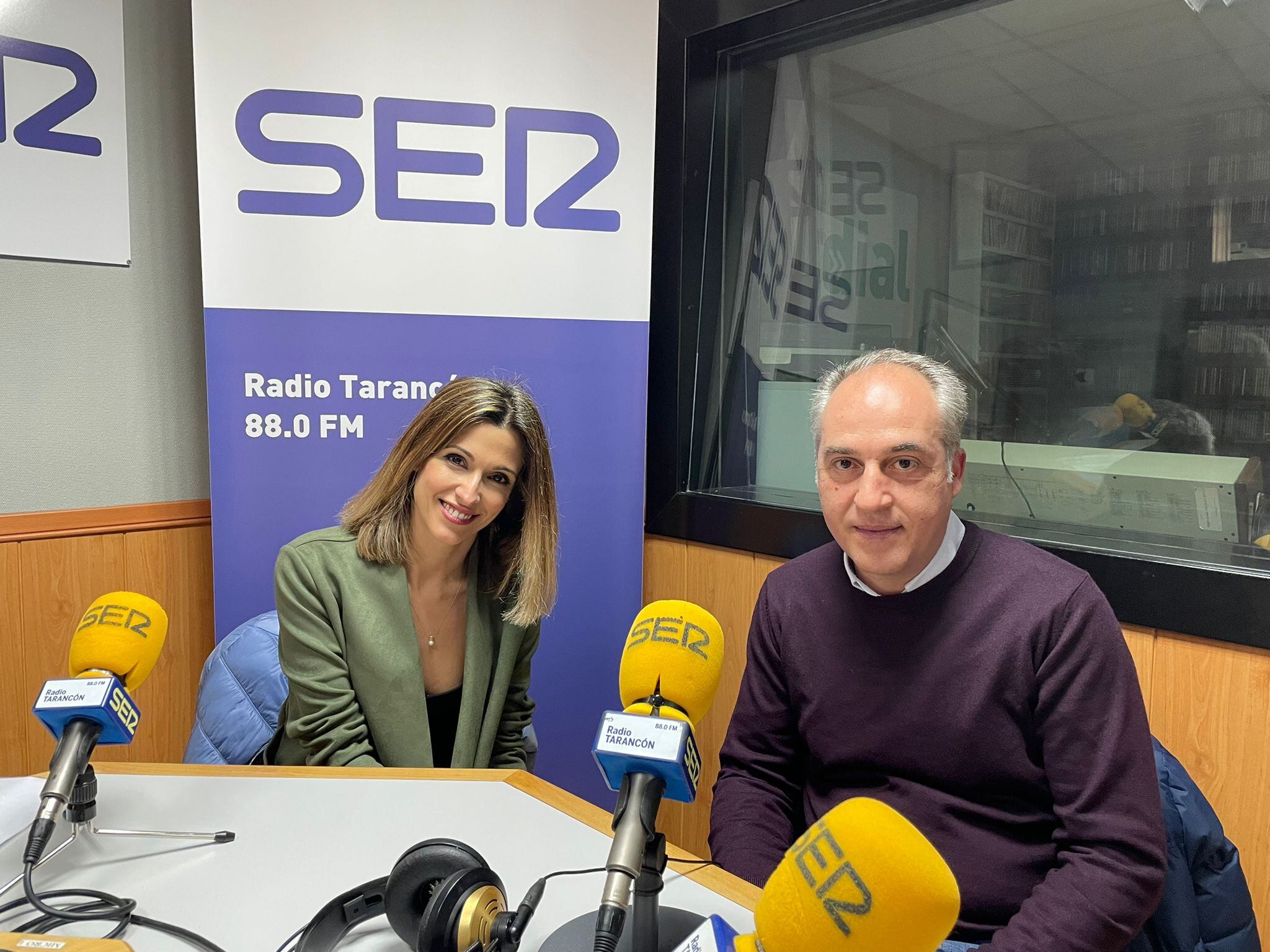 Pedro Pablo Zafra, gerente de Tecnoservicio La Estrella, y Begoña Valbuena, asesora energética