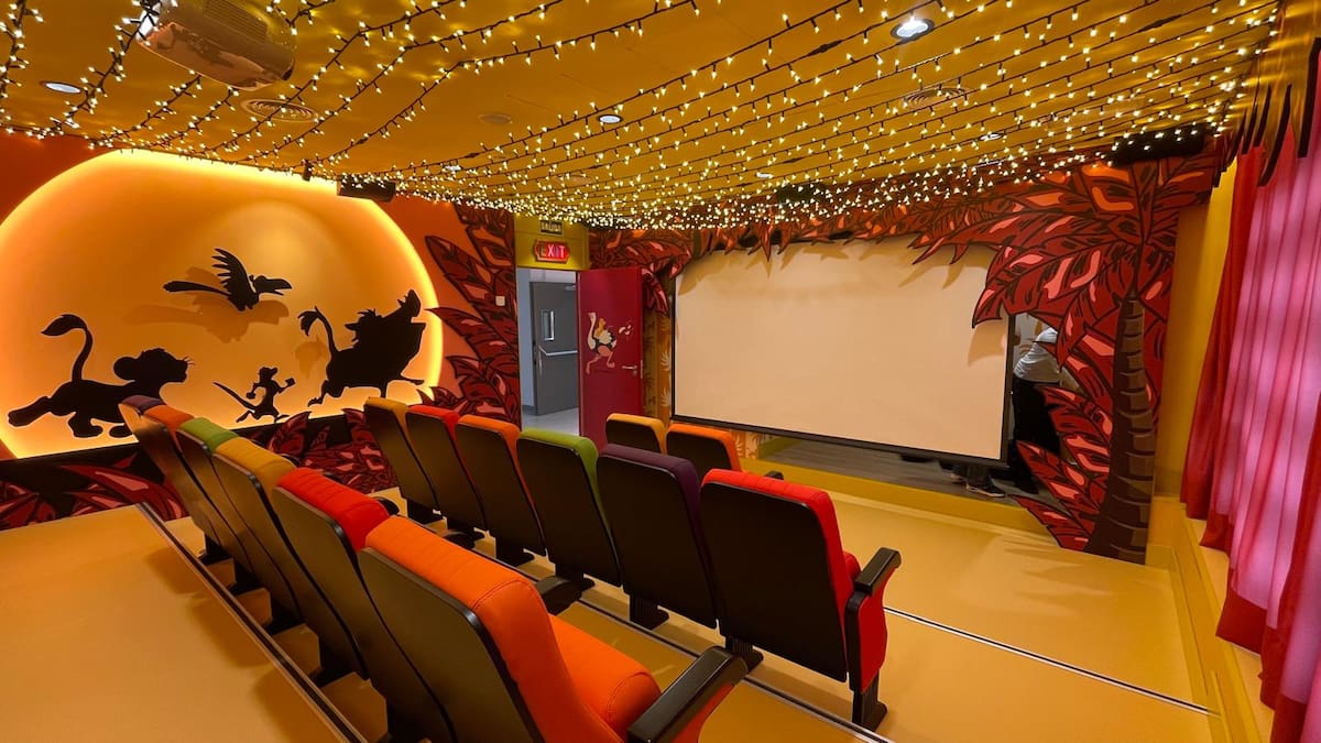 Valdecilla ya cuenta con su propio cine infantil para niños hospitalizados