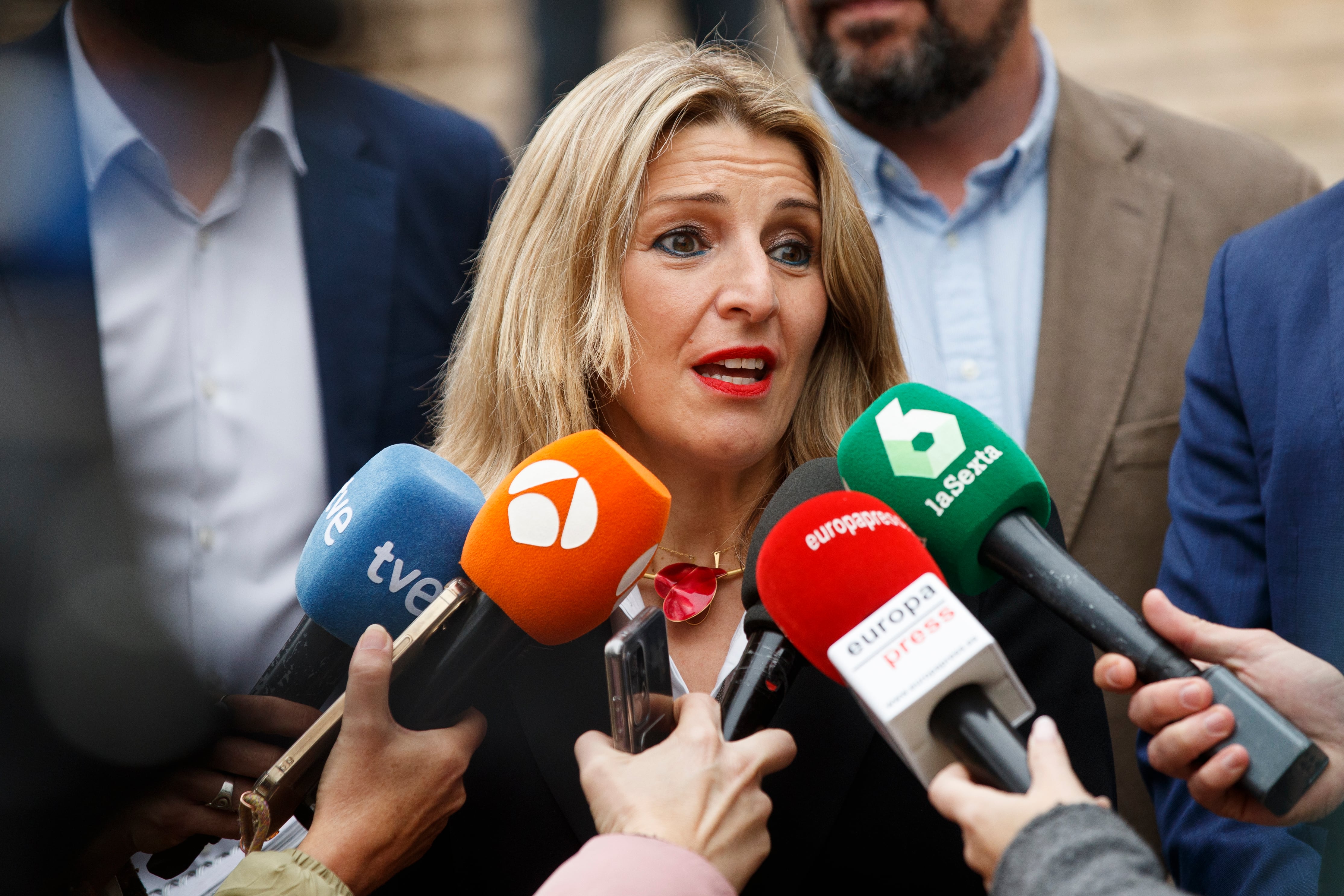 La vicepresidenta segunda y ministra de Trabajo, Yolanda Díaz, antes de participar este miércoles en la Biblioteca Nacional en un debate con economistas sobre los retos del empleo ante el contexto internacional.