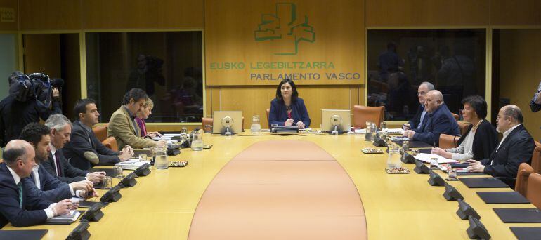 Reunión de la ponencia de Autogobierno del Parlamento vasco 