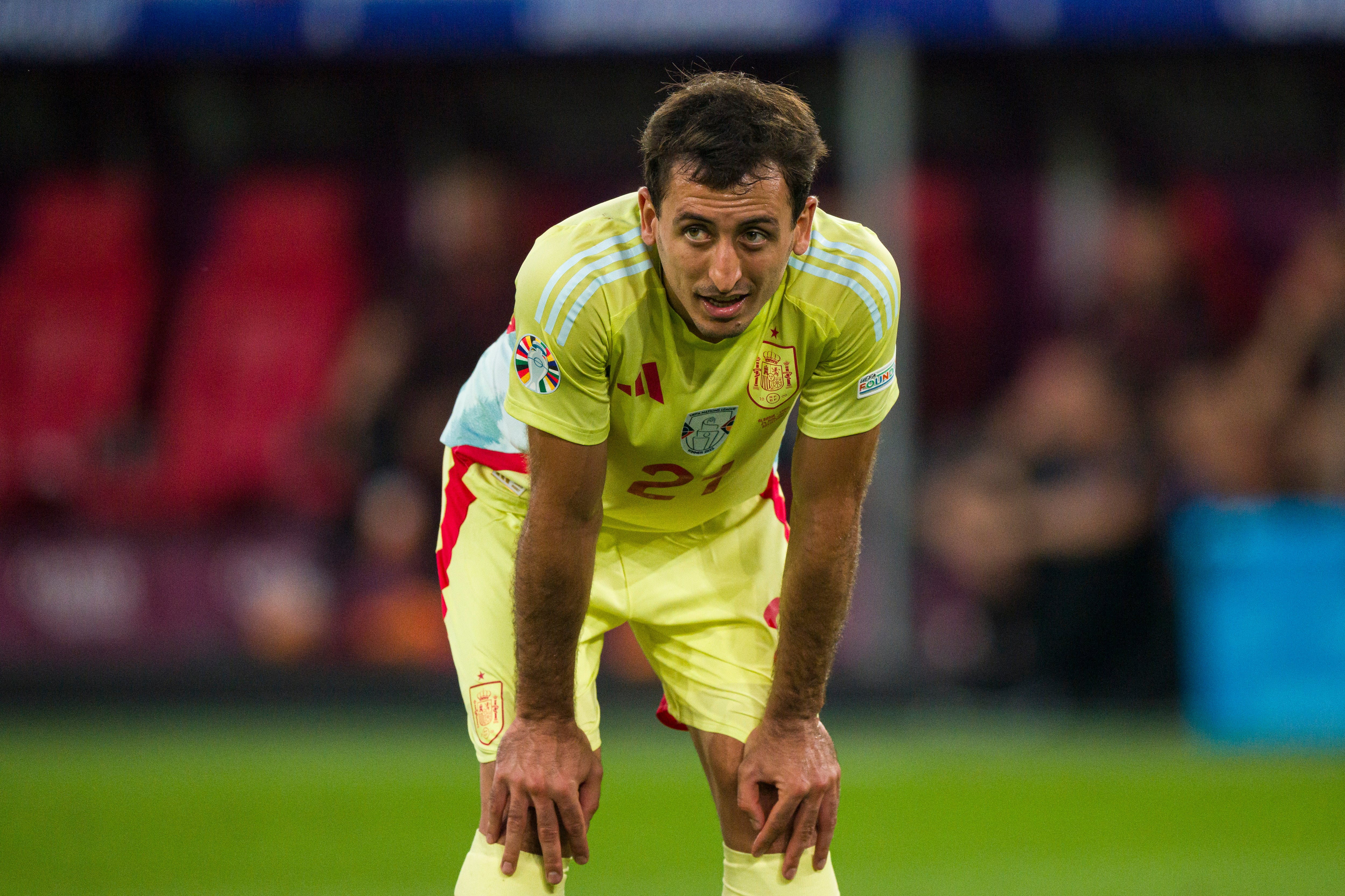 Mikel Oyarzabal abandona la concentración de España por lesión