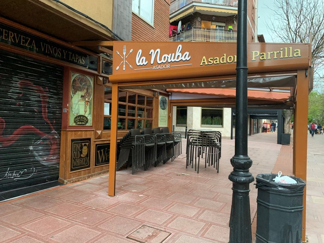 Hostelería totalmente cerrada en la calle San Roque de Guadalajara