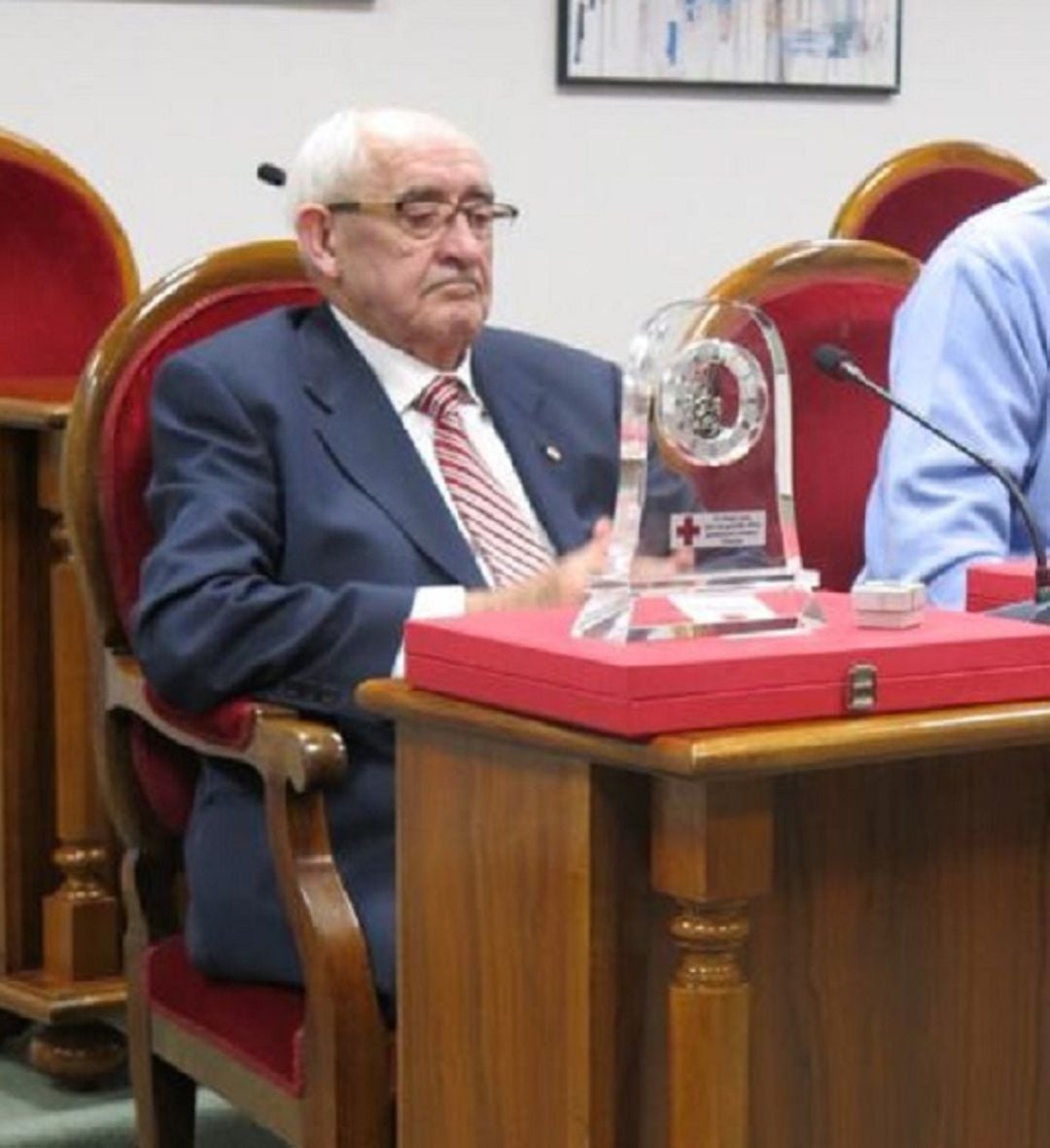 Pedro de Benito en el homenaje que Cruz Roja brindó a sus presidentes