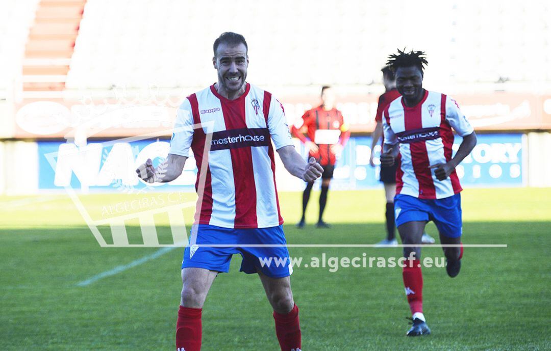Vicent celebra un gol.