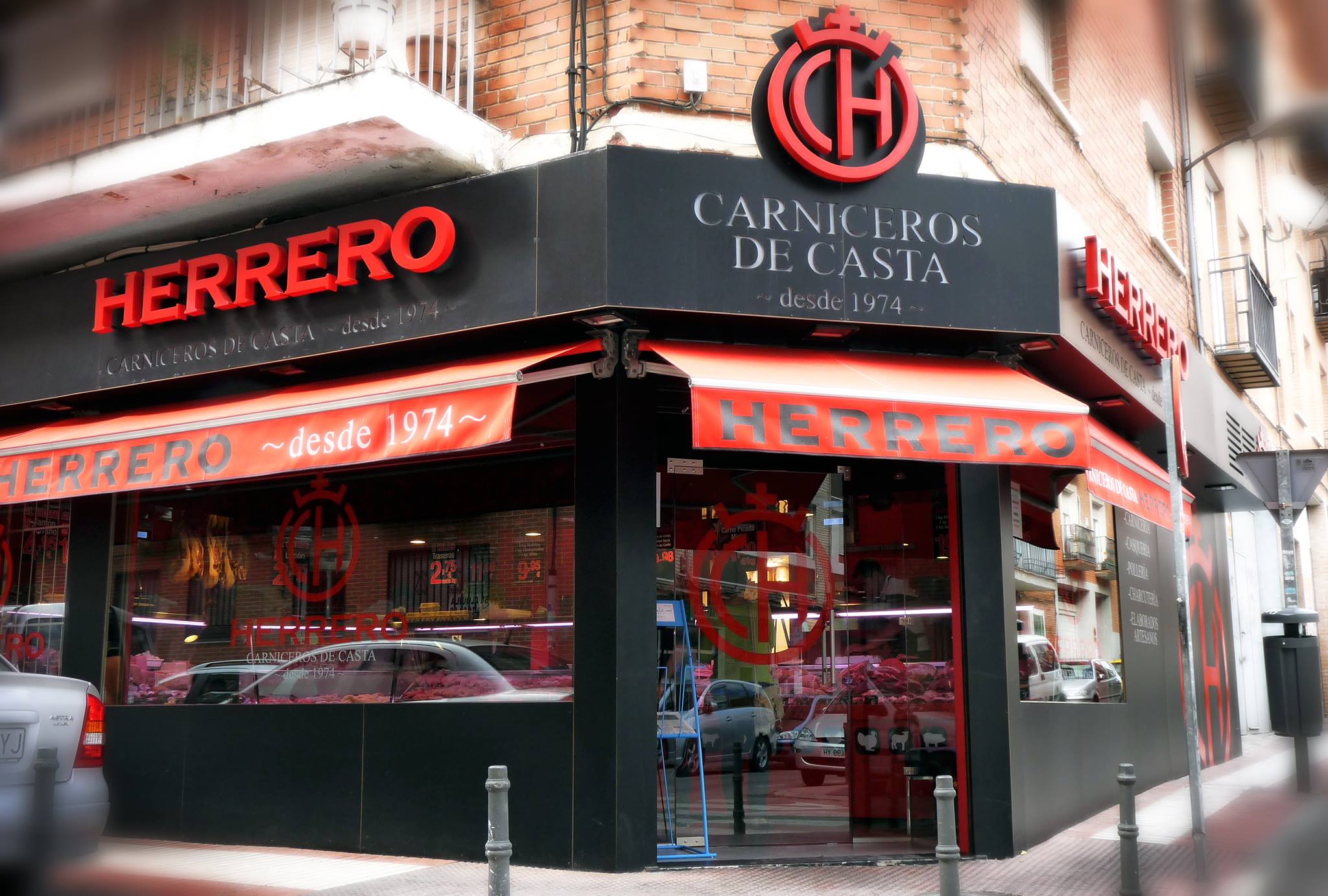 Las Carnicerías Herrero están en la calle de Lourdes en Fuenlabrada