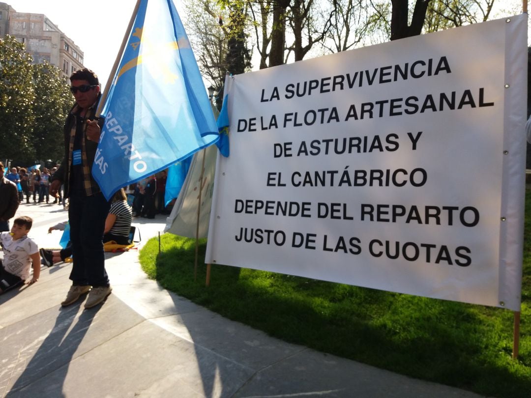 Protesta de los pescadores en Oviedo