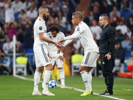 Mariano entra por Benzema von Marcelo doliéndose de fondo