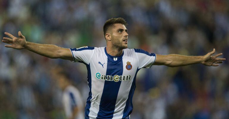 David López celebra un gol con la camiseta del Espanyol