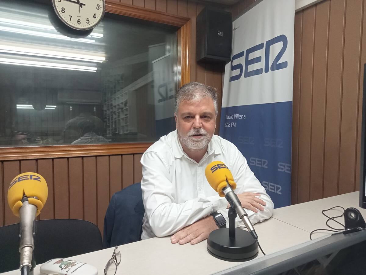El alcalde analiza el nuevo curso de la actualidad local en Radio Villena SER