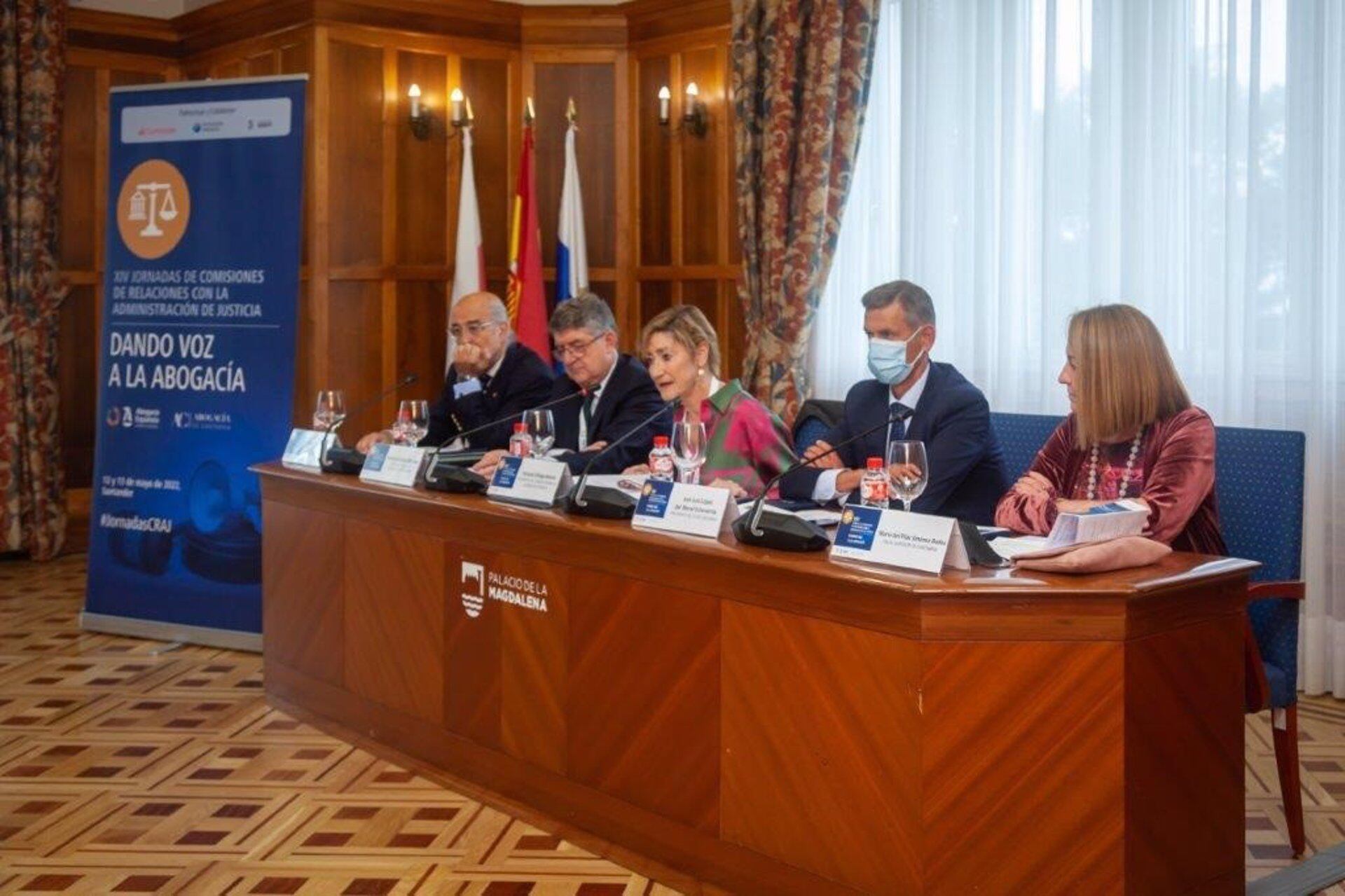La presidenta de la Abogacía Española, Victoria Ortega, en unas jornadas en Santander.