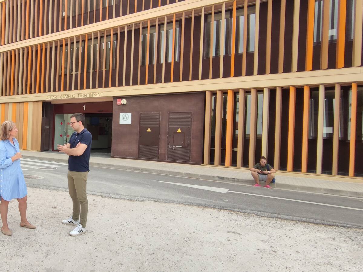 El Partit Popular d’Ontinyent proposa que s’urbanitze l’aparcament de la Universitat