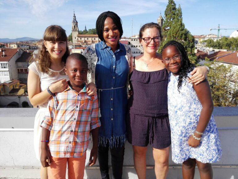 Yaiza, Babily, Ainara, N´ton y Tiemoko 